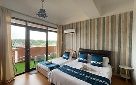 Riverbank Suites Waterfront 507